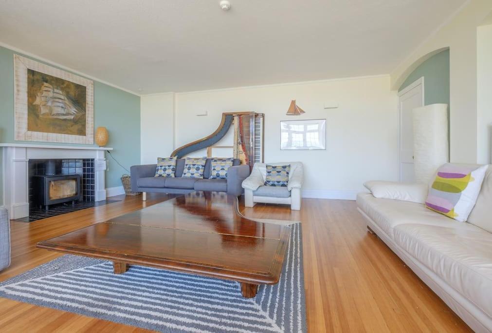 Вилла The Beach House-Devon- On The Beach- Sleeps 20 Эксмут Экстерьер фото