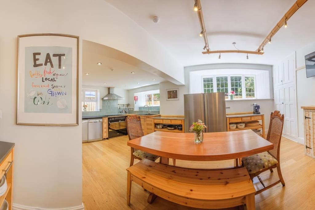 Вилла The Beach House-Devon- On The Beach- Sleeps 20 Эксмут Экстерьер фото